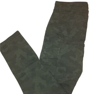 women skinny camo jeans nwt